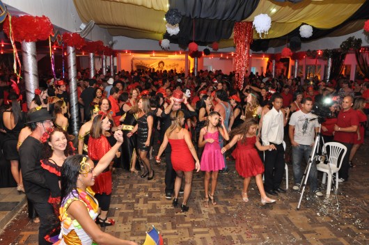 Baile Vermelho e Preto no Jaraguá Tênis Clube Baile Vermelho e Preto no Jaraguá Tênis Clube