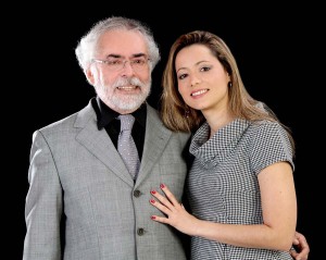 Dr. Lourival Cesar de Oliveira e a Dra. Emmanuella Araújo de Oliveira 