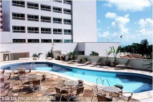 Piscina do hotel