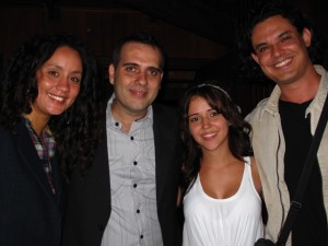 Luana Henrique, os noivos Rodrigo Sater e Carolina Junqueira, e Yassir Chediak (da esquerda para a direita)