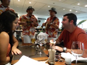 Quarteto do Samba toca para casal