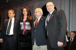 Heitor Alves Filho, presidente do Sindiroupas; Cláudia Métne, coordenadora do desfile de moda; Nelson Abbud João, presidente do Sindicamisas; e Ronald Moris Masijah, presidente do Sindivest