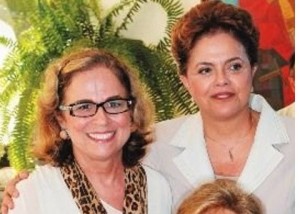 A aniversariante Hildegard Angel e a presidente Dilma Rousseff 