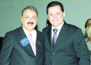 XXXIV Instituto Rotary do Brasil Diretor de Rotary International, José Antonio Antiório e o governador do Estado de Goiás, Marconi Perillo