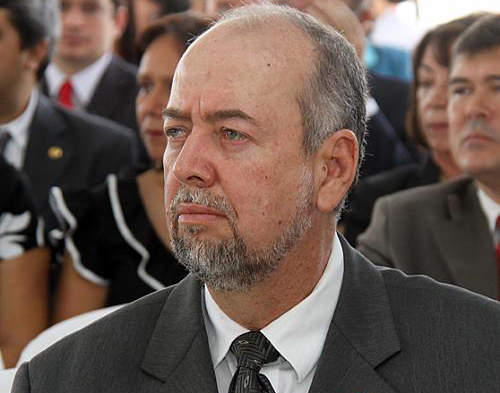 Governo concede a Comenda da Ordem do Mérito dos Palmares O secretário-chefe do Gabinete Civil, Álvaro Machado, acredita ser importante homenagear personalidades que beneficiaram a sociedade