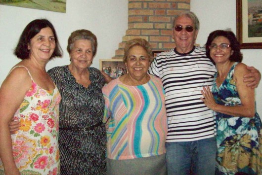 Zuleika Maria Motta Palhares Telles Claro, Wanda Terezinha Palhares de Gouveia, advogada Yvvone Palhares e o casal anfitrião Urubatan Salles Palhares 
