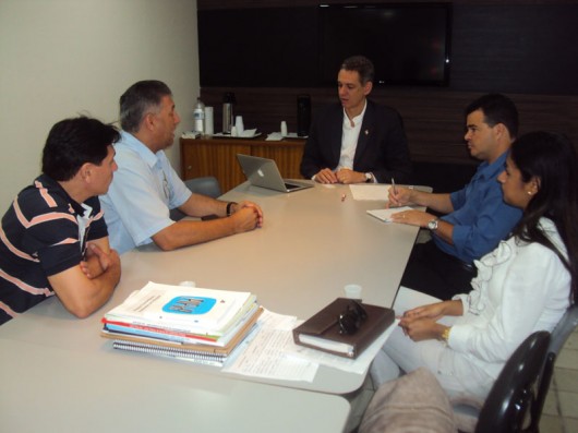 Reunião entre o secretário Eduardo Setton e representantes da Rede Metrológica de Alagoas