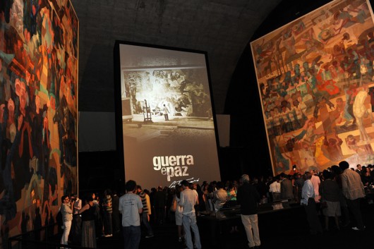 Panorâmica da exposição "Guerra e Paz, de Portinari" no Memorial da América Latina