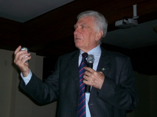 Prof. Castelli em palestra