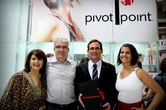 Napoleão recebe homenagem da equipe Pivot Point