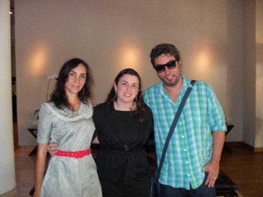 A cantora Luciana Simões, Camila Butti gerente geral do TRYP Itaim e o cantor Alê Muniz