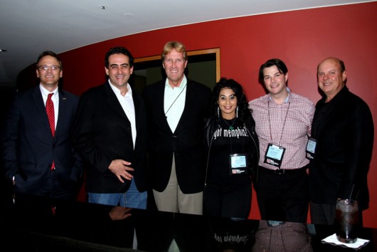 Com um jantar no Westin Bonaventure Hotel, no centro de LA, sede dos jornalistas sul-americanos, a empresa 2SHARE, do empresário brasileiro Rafael Reisman, fez o lançamento oficial internacional do projeto Elvis Experience Brasil 2012, que traz ao Brasil também o espetáculo Elvis Presley In Concert, com o VP de MKT da Graceland e Elvis Enterprises Inc., Scott King, Rafael, Kevin Kane, presidente do Memphis Convention & Visitors Bureau, Lisa Cotroh, Kevin Kern e John Oros, todos da Graceland (casa do Elvis em Memphis)