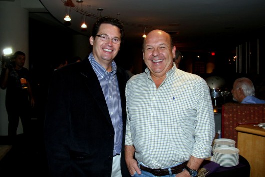 Diretor VP do (TIA) US Travel no Brasil, Luis de Moura, com o diretor da American Arlines de vendas no Brasil, Jose Roberto Trinca