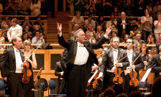 Maestro João Carlos Martins e orquestra