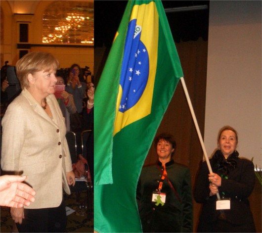 Angela Merkel e Adelina Alcântara Machado no encerramento do 60o.Congresso Mundial de Mulheres Empresária