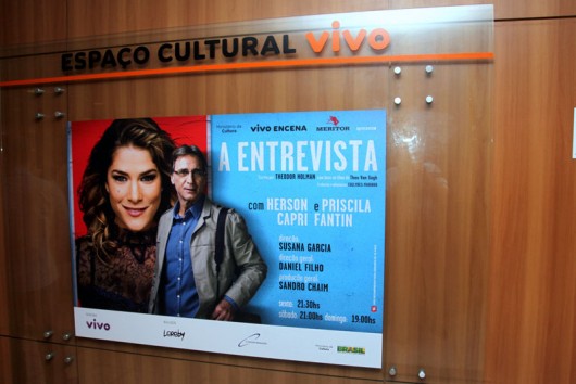 A Entrevista O cartaz da peça "A Entrevista"