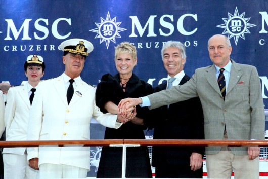 No Lançamento do navio MSC Fantasia em Santos no Conves, Giuliano Bossi – Comandante do MSC Fantasia, Xuxa, Roberto Fusaro – Diretor Geral da MSC Cruzeiros na América do Sul, e Silvio Kaloustian – Diretor do UNICEF