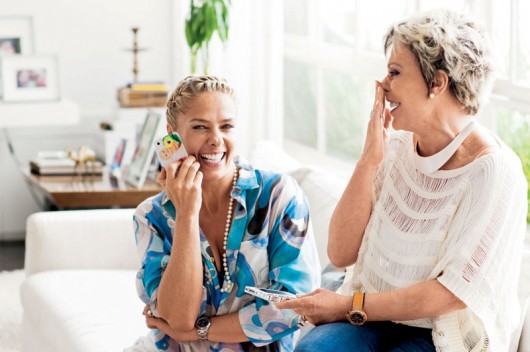 Adriane Galisteu e Ana Maria Bragaem entrevista exclusiva na Revista A