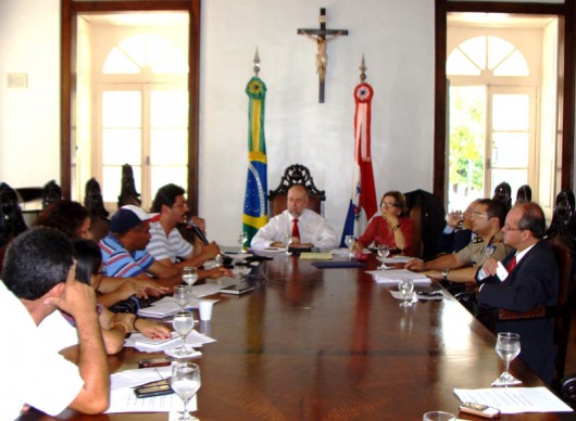 Comitê de Mediação de Conflitos Agrários Comitê Agrário discute violência no Campo em última sessão de 2012