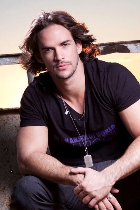 Colunista social entrega premiação aos melhores do ano. O modelo e ex-BBB Rodrigo Carvalho estará presente na premiação