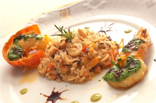 Os hotéis localizados na praia da Lagoa da Anta oferecem ceias com buffet gastronômicos para Natal e Réveillon Cuscuz jangadeiro