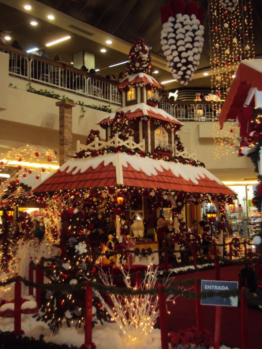 Decoração natalina é uma das apostas do Maceió Shopping para atrair clientes