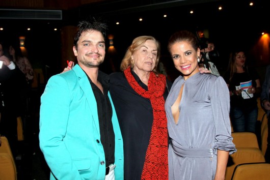 Batalha de Arroz num Ringue para Dois estreia em São Paulo Comédia que estreia no Teatro das Artes, no Shopping Eldorado, com Nívea Stelmann e Maurício Machado e direção de Jacqueline Laurence que vivem as alegrias e situações hilariantes das bodas de um casamento.