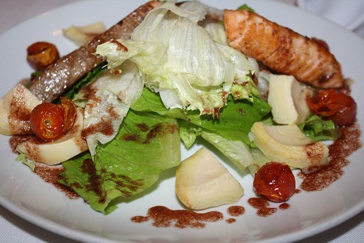 Salada de Salmão Grelhado