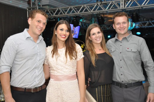 Tempo de aniversário Filhos da aniversariante, Igor Augusto Braz com Janaína Cappi Moraes, Allison Gustavo Braz e Graziela Marcolino Mazzi