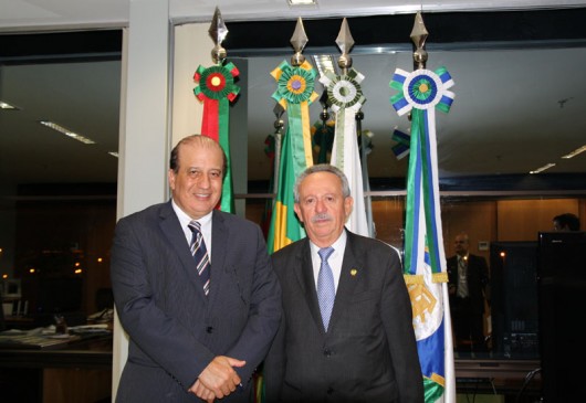 TCU deve auxiliar na negociação da anistia de dívidas dos produtores Presidente do TCU, ministro Augusto Nardes (e) e o senador Benedito de Lira (PP-AL)