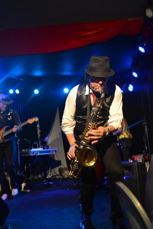 Sucesso de público, o saxofonista Beto Saroldi continua se apresentando no Rio de Janeiro Beto Saroldi na Casa de Arte e Cultura Julieta de Serpa