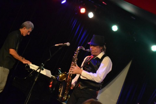 Sucesso de público, o saxofonista Beto Saroldi continua se apresentando no Rio de Janeiro Beto Saroldi na Casa Julieta de Serpa