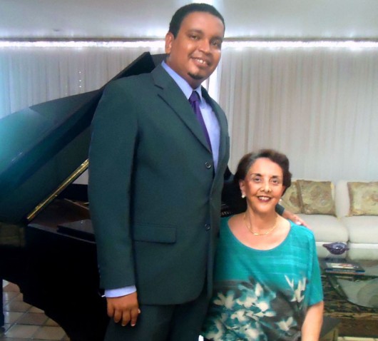 Tenor Luciano Peixoto e a pianista Selma Britto