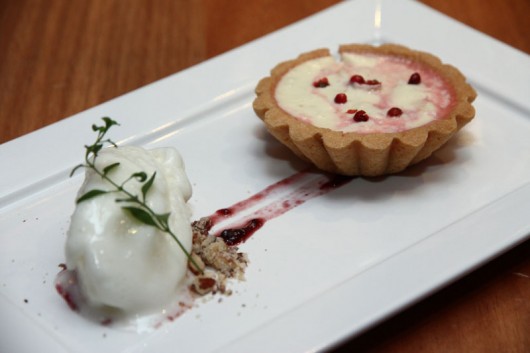 Wine Dinner no Marco’s Gramado Tartelete de lichia e pimenta rosa com gelatto de iogurte. Harmonizado com Ravanello Brut