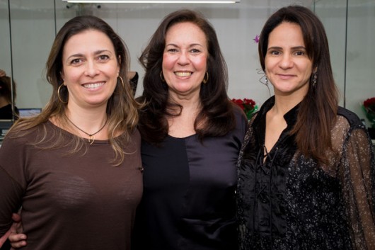 Up to date Mônica Oliveira Fernandes, Silvia Neubern e Luciane Rafacho