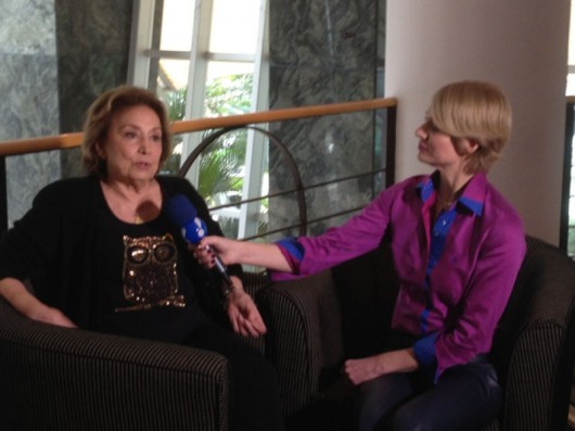 Eva Wilma é entrevistada no Programa Amaury Jr.