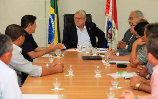 Prefeito José Augusto e Vereadores se reúnem com Governador que garante benefícios para Anadia A reunião