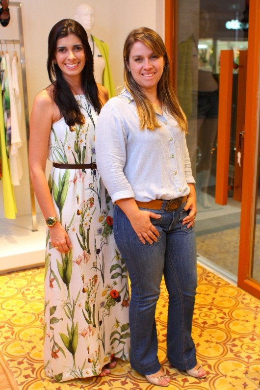 Rachel Gonçalves e Paula Tenório - fraqueados Toli As empresárias Rachel Gonçalves e Paula Tenório, convidam a todos para brindar o sucesso de sua mais nova loja.