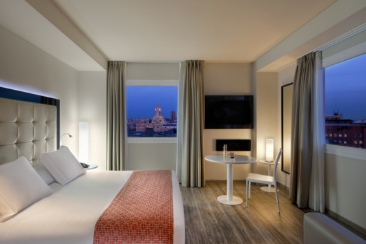 Innside by Meliá consolida seu êxito em Madri e inaugura seu terceiro hotel no centro da cidade: Innside Madrid Suecia Innside Deluxe Room