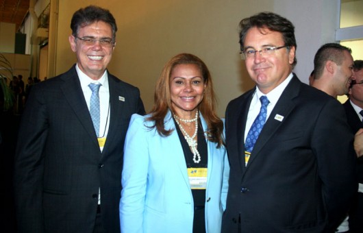20ª edição do Workshop & Trade Show CVC 2014 Os secretários de turismo do Estado do Rio de Janeiro Ronald Àzaro e do Ministério do Turismo Vinicius Lummertz ,com a presidente da Amazonastur, Oreni Campelo Braga