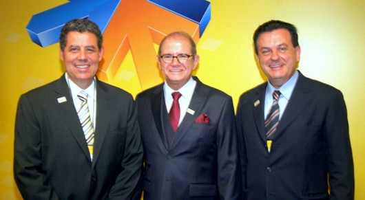 20ª edição do Workshop & Trade Show CVC 2014 Na abertura da Feira, os responsáveis pelo sucesso CVC, Guilherme Paulus, presidente do Conselho da CVC é emoldurado pelo presidente Luiz Eduardo Falco e o Vp Valter Patriani