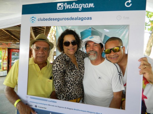 O decano do mercado segurador de Alagoas, Alberto Marinho, a presidente do Clube de Seguros-AL, Nely Moura, o consultor de seguros, Fernando Fernandes 