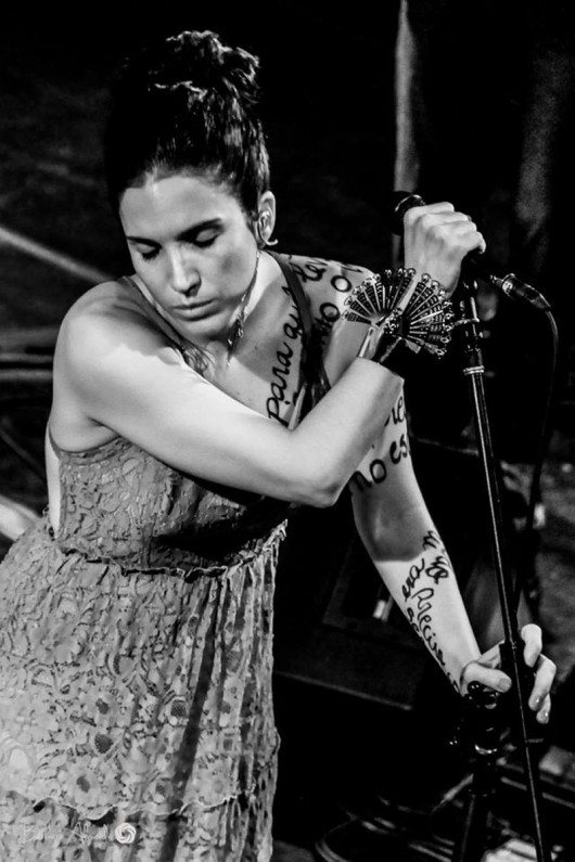 A cantora Verônica Ferriani faz espetáculo em Portugal Verônica Ferriani