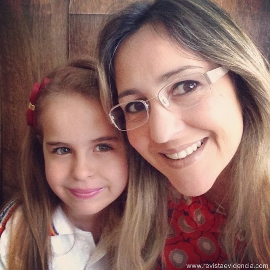 Especial Dia das Mães A talentosa fotógrafa e colunista Adriana T Maroquio e sua filha, Julianna Marcela Maroquio
