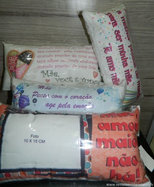 Almofadas Palitos com várias mensagens carinhosas para sua querida mamãe  
