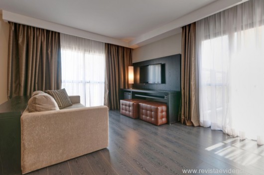 TRYP Itaim em São Paulo oferece suítes com cromoterapia TRYP Itaim Suite Room