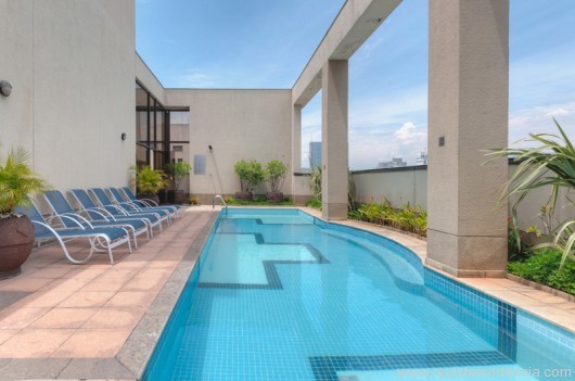TRYP Itaim em São Paulo oferece suítes com cromoterapia TRYP Itaim Swimming Pool
