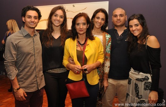 Exposição MEME de Angela Geo no Museu Inimá de Paula, Belo Horionte (MG) Rodrigo Geo Russef, Lara Geo, Angela Geo, Márcia Salvador Geo. Guy Geo e Lívia Geo