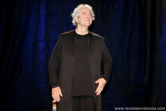 No teatro Eva Herz , o ator Juca de Oliveira, interpreta o Rei Lear