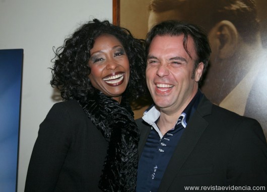 A cantora Corona com o marido o italiano Gianluca Milano
